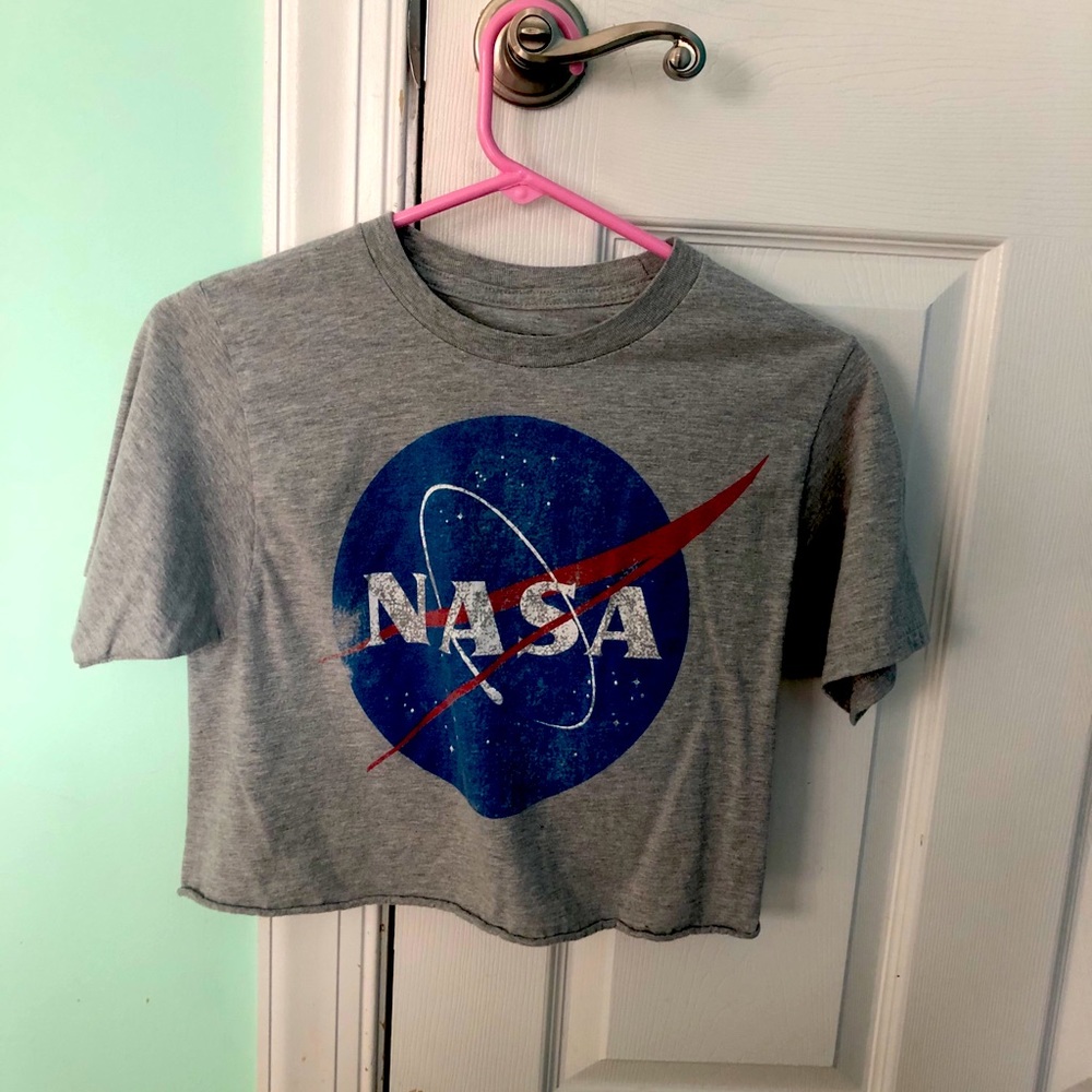 Cropped graphic T